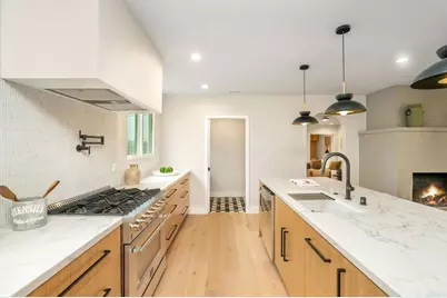 219 W Acacia Ave, El Segundo, CA 90245 - Photo 13