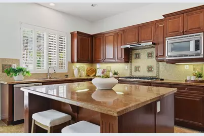 1001 Hawthorne Creek Drive, Chula Vista, CA 91914 - Photo 19