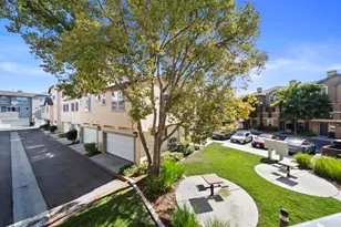 2724 Hazelnut Ct, Chula Vista, CA 91915 - Photo 21
