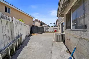5542 Sun Ln, Bell Gardens, CA 90201 - Photo 17
