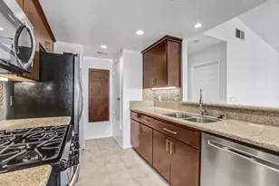 2063 Lakeridge Circle 202, Chula Vista, CA 91913 - Photo 9