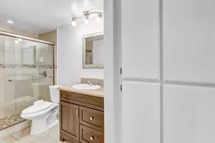2063 Lakeridge Circle 202, Chula Vista, CA 91913 - Photo 13