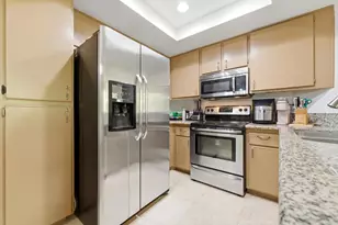 680 Camino De La Reina, San Diego, CA 92108 - Photo 3