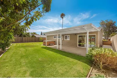870 Darrell St, Costa Mesa, CA 92627 - Photo 19