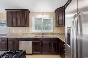 870 Darrell St, Costa Mesa, CA 92627 - Photo 11