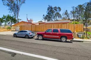 5949 Tonawanda Dr, San Diego, CA 92139 - Photo 35