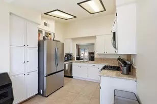 23886 Red Clover Cir, Murrieta, CA 92562 - Photo 5