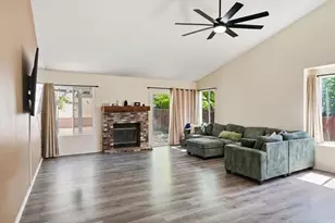 23886 Red Clover Cir, Murrieta, CA 92562 - Photo 7