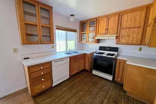 3830 Polly Ln, Carlsbad, CA 92008 - Photo 5