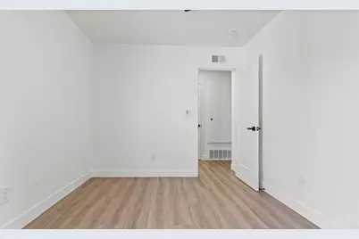 7833 Camino Huerta, San Diego, CA 92122 - Photo 17