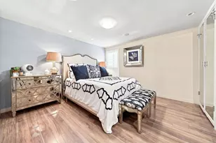 9126 Marina Pacifica Dr, Long Beach, CA 90803 - Photo 7