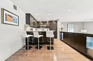 9126 Marina Pacifica Dr, Long Beach, CA 90803 - Photo 5