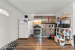10520 California Ave, South Gate, CA 90280 - Photo 29