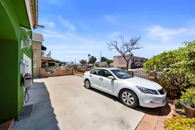 10520 California Avenue, South Gate, CA 90280 - Photo 45