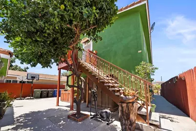 10520 California Avenue, South Gate, CA 90280 - Photo 41