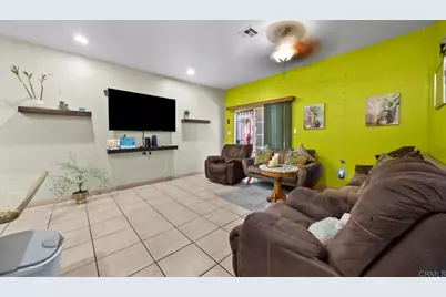 10520 California Avenue, South Gate, CA 90280 - Photo 13