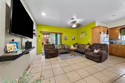 10520 California Avenue, South Gate, CA 90280 - Photo 11