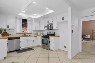 39701 Kilkare Cir, Murrieta, CA 92562 - Photo 9