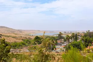 2724 Lake Pointe Dr, Spring Valley, CA 91977 - Photo 23