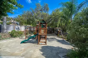 1720 Weaver St, San Diego, CA 92114 - Photo 37
