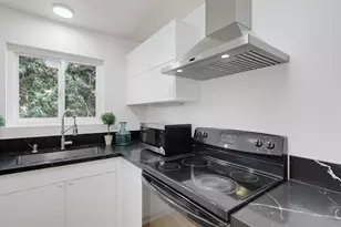 8025 Camino Kiosco, San Diego, CA 92122 - Photo 5