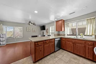 2375 Ravenwood Dr, Lemon Grove, CA 91945 - Photo 13