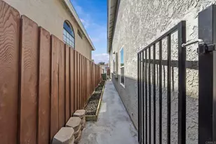 2375 Ravenwood Dr, Lemon Grove, CA 91945 - Photo 35