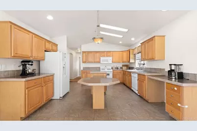 18453 Ramona View Dr, Ramona, CA 92065 - Photo 11