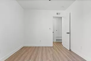 7833 Camino Huerta, San Diego, CA 92122 - Photo 17