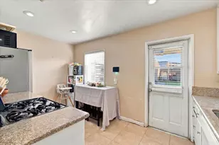 9442 Van Ruiten St, Bellflower, CA 90706 - Photo 13