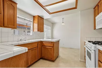 16910 S Dalton Avenue #8, Gardena, CA 90247 - Photo 5