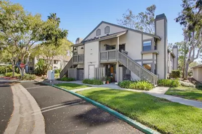 1953 Wellington Lane #7, Vista, CA 92081 - Photo 1