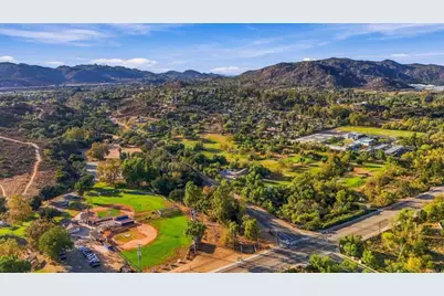 2343 Fair Oak Ct, Escondido, CA 92026 - Photo 35