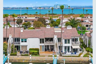 94 Kingston Ct W, Coronado, CA 92118 - Photo 37