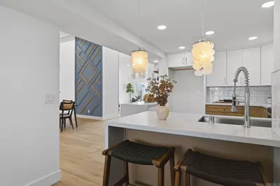 94 Kingston Ct W, Coronado, CA 92118 - Photo 15