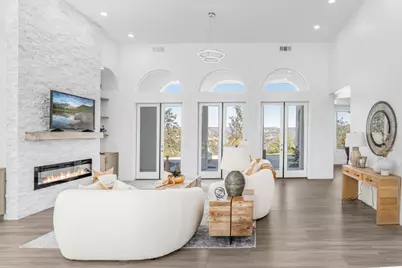 1094 Hillcrest View Lane, Fallbrook, CA 92028 - Photo 11