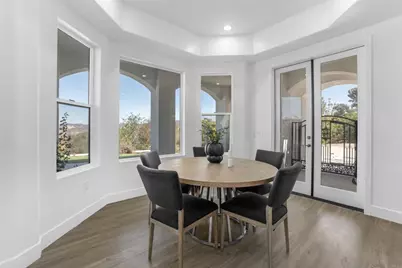 1094 Hillcrest View Lane, Fallbrook, CA 92028 - Photo 15