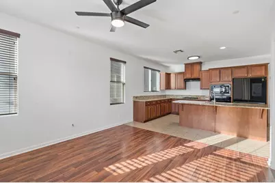 4428 W Pinsapo Drive, Fresno, CA 93722 - Photo 7