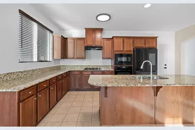 4428 W Pinsapo Drive, Fresno, CA 93722 - Photo 3