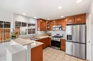 10665 Escobar Dr, San Diego, CA 92124 - Photo 13