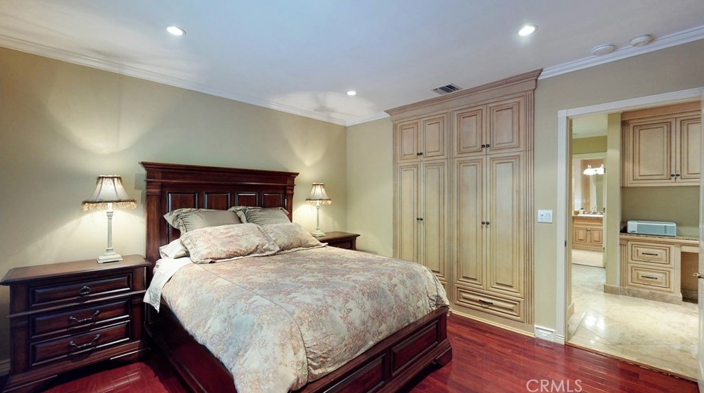 140 Thurston Ave, Los Angeles CA  90049-2422 exterior