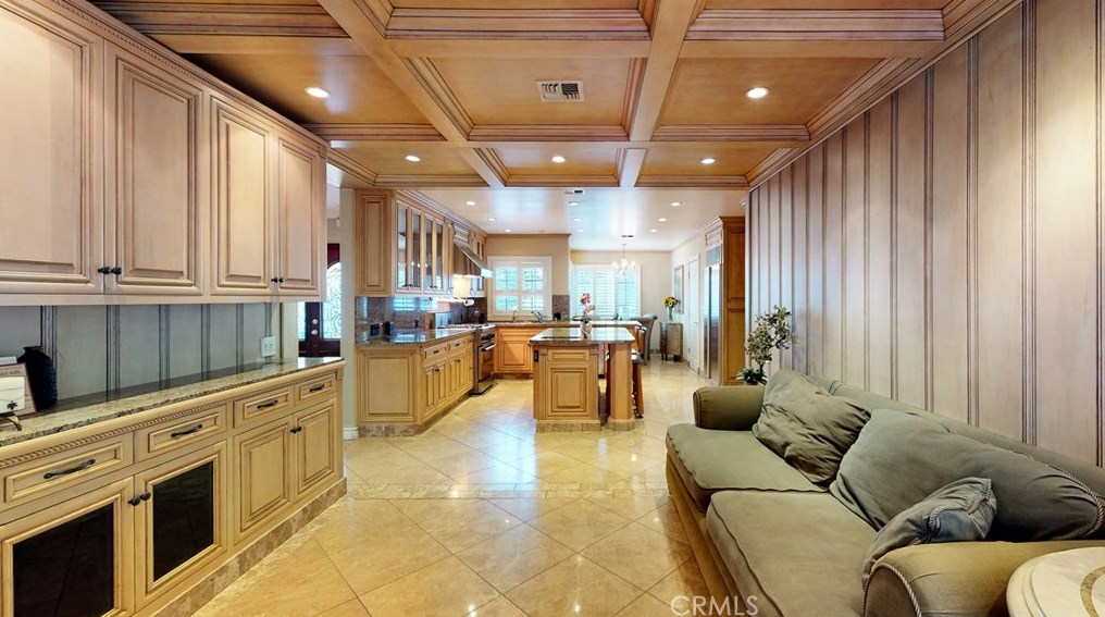 140 Thurston Ave, Los Angeles CA  90049-2422 exterior