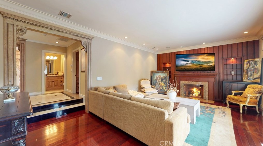 140 Thurston Ave, Los Angeles CA  90049-2422 exterior