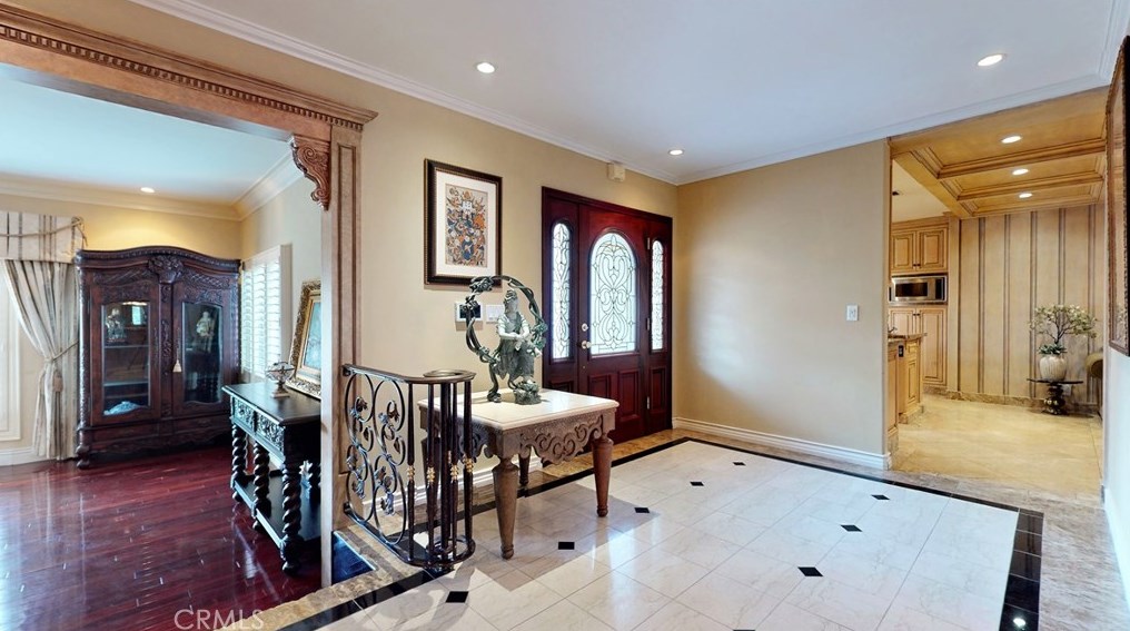 140 Thurston Ave, Los Angeles CA  90049-2422 exterior