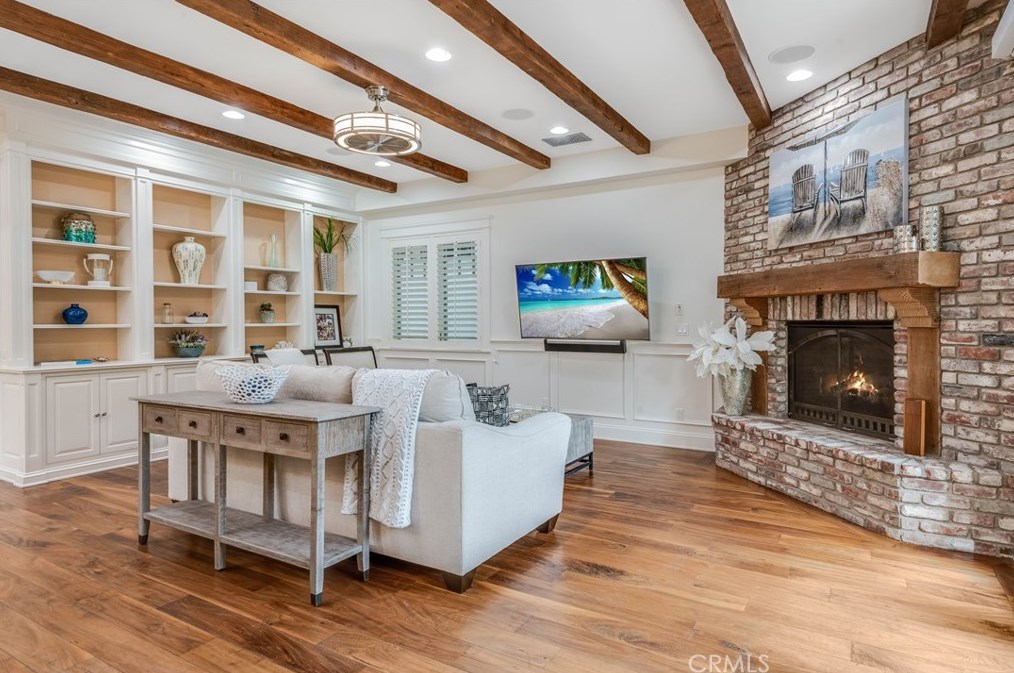 2100 Pine Ave, Manhattan Beach, CA 90266