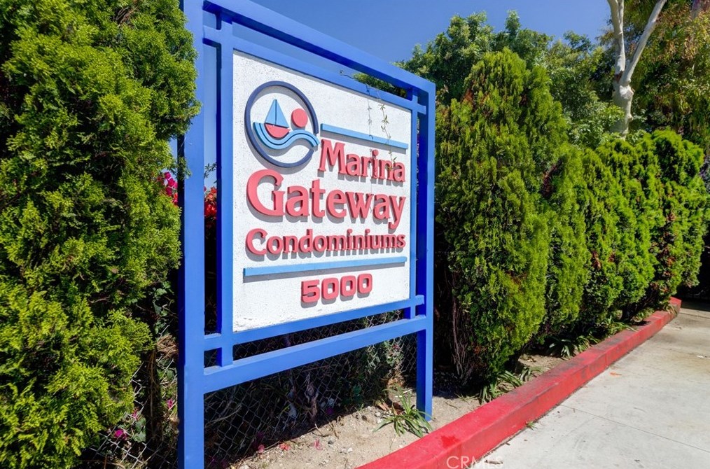 5000 Centinela Ave, Los Angeles CA  90066-6955 exterior
