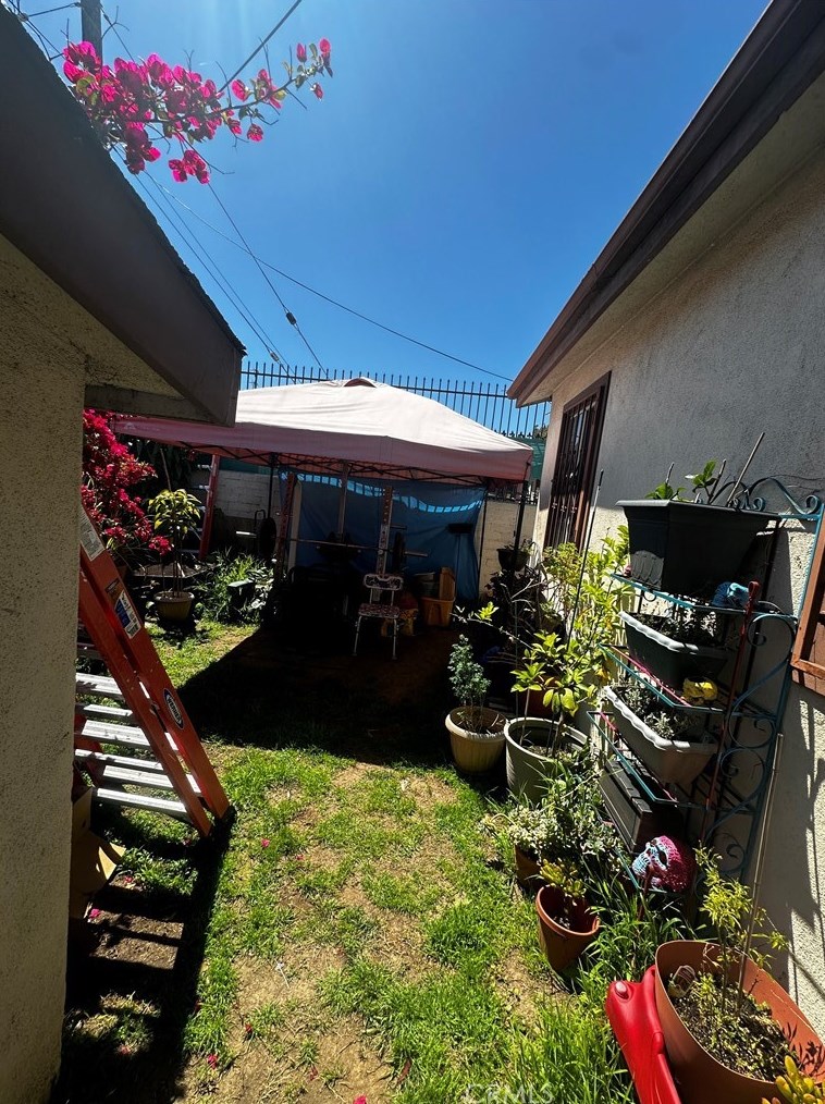 3115 Curts Ave, Los Angeles CA  90034-3203 exterior