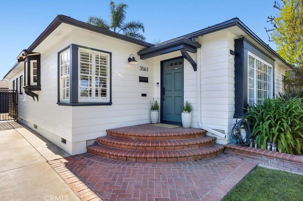 3561 Cerritos Ave, Long Beach CA  90807-4715 exterior