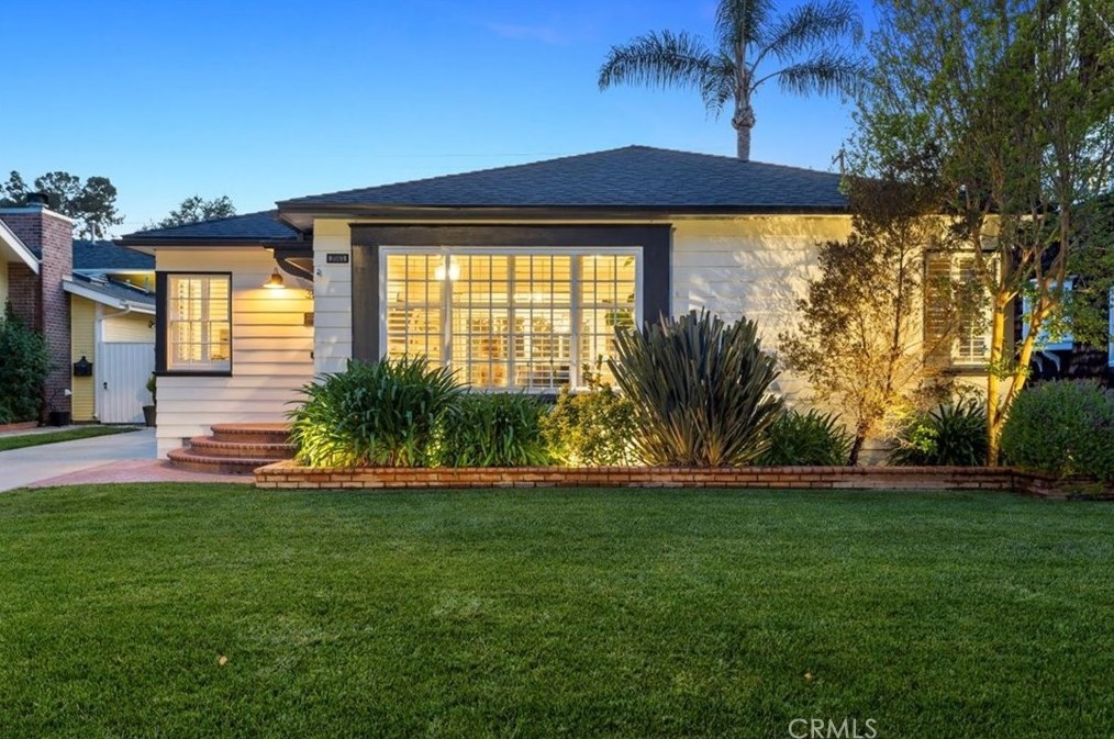 3561 Cerritos Ave, Long Beach CA  90807-4715 exterior