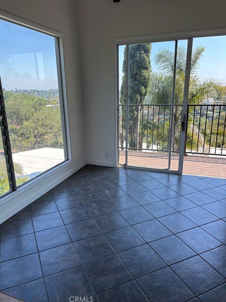 597 Crane Blvd, Los Angeles CA  90065-5019 exterior